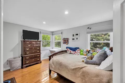 Bedroom - 30 Guildford Rd, Centerville, MA 02632 photo 5 of 6