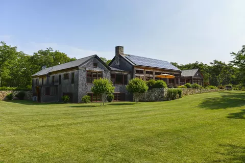71 Stoney Hill Road Rd, Vineyard Haven, MA 02568