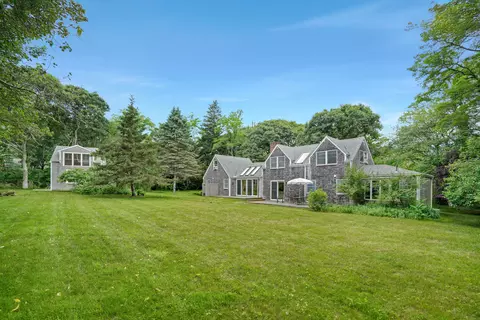 174 Middle Road Rd, Chilmark, MA 02535