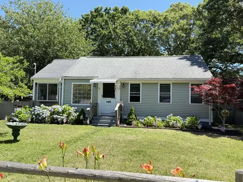 32 Ruby St, West Yarmouth, MA 02673 photo 1