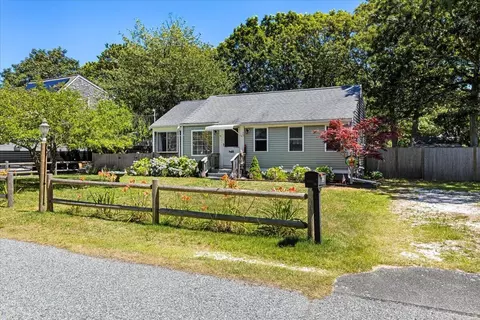 32 Ruby St, West Yarmouth, MA 02673 photo 2