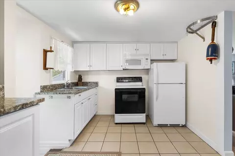 32 Ruby St, West Yarmouth, MA 02673 photo 10