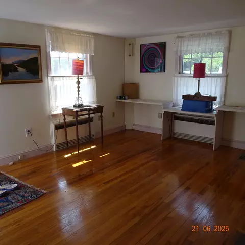 Living - 10 Pine Point Rd, Wellfleet, MA 02667 photo 1 of 2