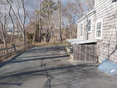 Exterior - 10 Pine Point Rd, Wellfleet, MA 02667 photo 3 of 10