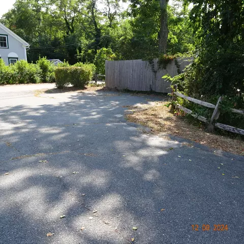 Exterior - 10 Pine Point Rd, Wellfleet, MA 02667 photo 8 of 10