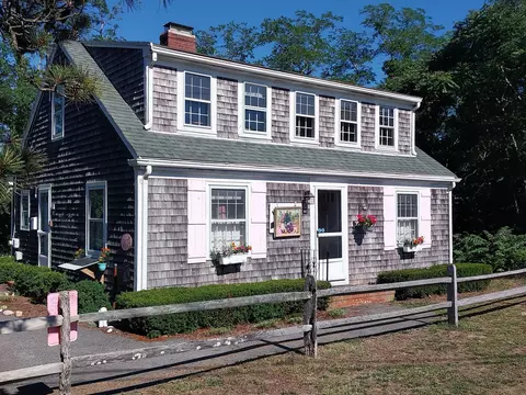 Exterior - 10 Pine Point Rd, Wellfleet, MA 02667 photo 1 of 10