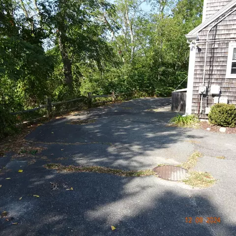 Exterior - 10 Pine Point Rd, Wellfleet, MA 02667 photo 7 of 10