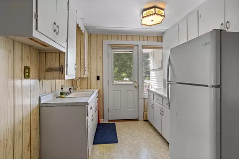 Kitchen - 20 Bayside Ave, Wareham, MA 02571 photo 2 of 4