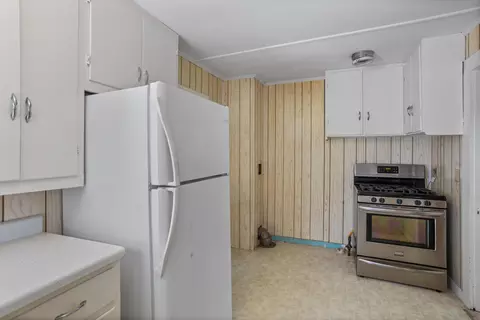 Kitchen - 20 Bayside Ave, Wareham, MA 02571 photo 4 of 4