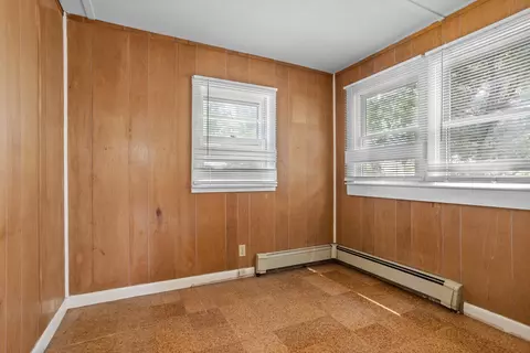 Bedroom - 20 Bayside Ave, Wareham, MA 02571 photo 4 of 5