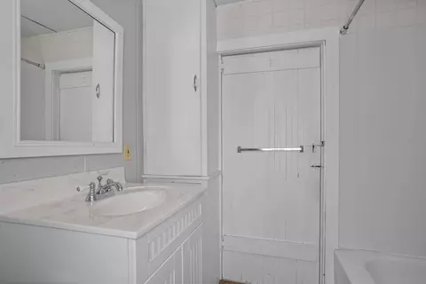 Bath - 20 Bayside Ave, Wareham, MA 02571 photo 3 of 4