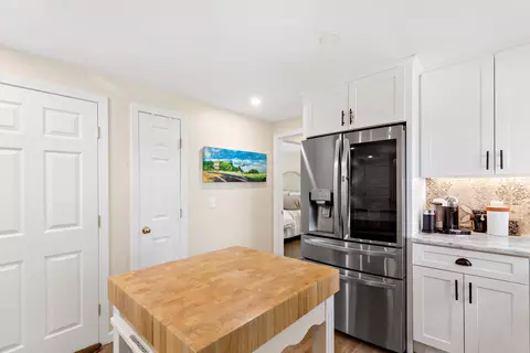 Kitchen - 62 Dory Ln, Eastham, MA 02642 photo 4 of 5