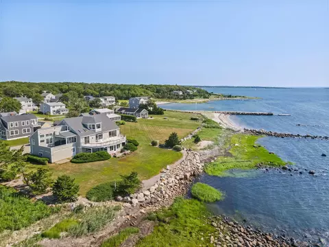 7 Anawan Rd, Mattapoisett, MA 02739