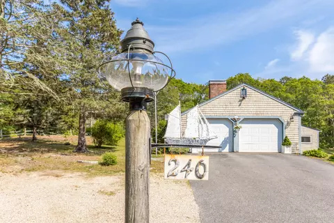 Exterior - 240 Braggs Ln, Barnstable, MA 02630 photo 2 of 7