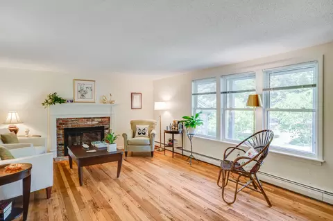 Living - 240 Braggs Ln, Barnstable, MA 02630 photo 2 of 5