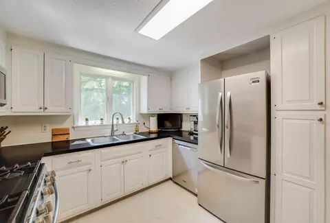 Kitchen - 240 Braggs Ln, Barnstable, MA 02630 photo 4 of 10