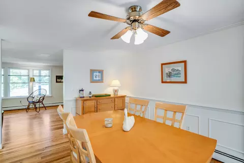 Dining - 240 Braggs Ln, Barnstable, MA 02630 photo 4 of 5