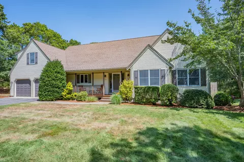154 Whittier Dr, Dennis, MA 02638