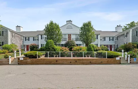 12 Hilltop Dr #12, Sandwich, MA 02563