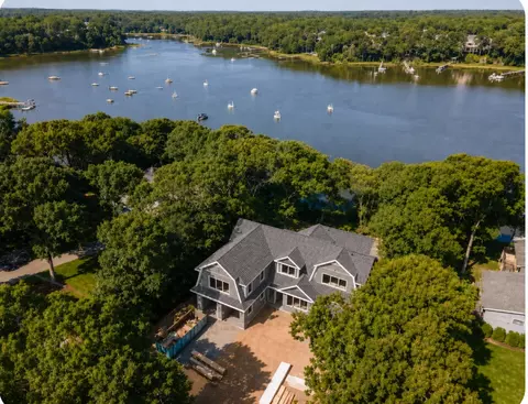640 Poponessett Rd, Cotuit, MA 02635
