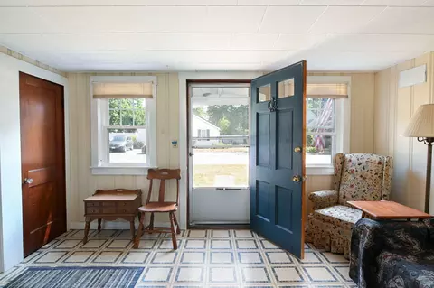 Entry Way - 7 Freeman St, Bourne, MA 02532 photo 1 of 2