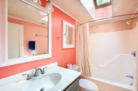 Bath - 7 Freeman St, Bourne, MA 02532 photo 1 of 1