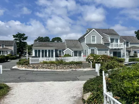 Exterior - 3 Hyannis Point Rd, Mashpee, MA 02649 photo 2 of 8