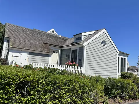 Exterior - 3 Hyannis Point Rd, Mashpee, MA 02649 photo 5 of 8