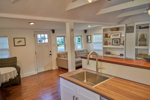 5 Gardonia St, Wareham, MA 02571 photo 6