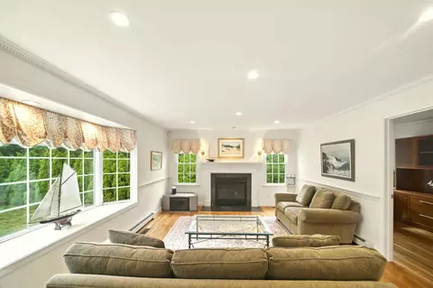 Living - 81 Falling Leaf Ln, Osterville, MA 02655 photo 3 of 4