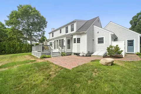 Exterior - 81 Falling Leaf Ln, Osterville, MA 02655 photo 5 of 8