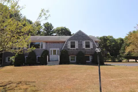 29 Carl Landi Cir, East Falmouth, MA 02536