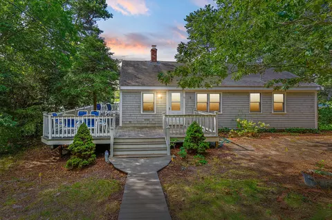 10 Alston Ct, Eastham, MA 02642