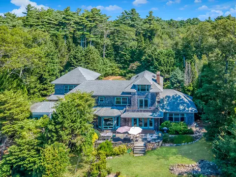 414 Point Rd, Marion, MA 02738