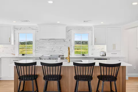 Kitchen - 65 Harmes Way, Eastham, MA 02642 photo 2 of 4