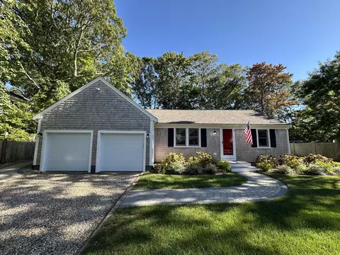 9 Victory Ln, South Yarmouth, MA 02664