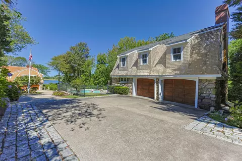 4390 Main St, Cummaquid, MA 02637