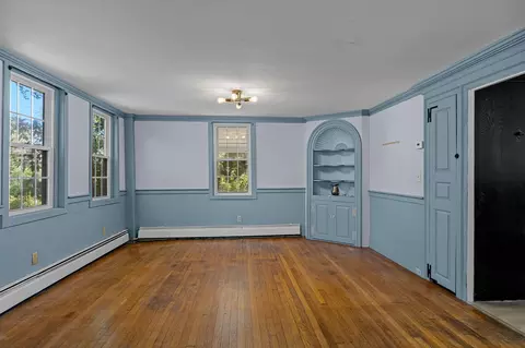 Living - 60 Gibbs Ave, Wareham, MA 02571 photo 2 of 4