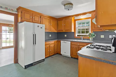 Kitchen - 426 Old Post Rd, Cotuit, MA 02635 photo 2 of 2