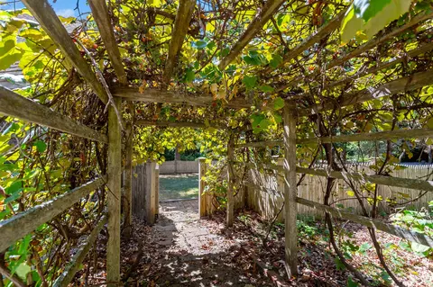 Exterior - 426 Old Post Rd, Cotuit, MA 02635 photo 1 of 7