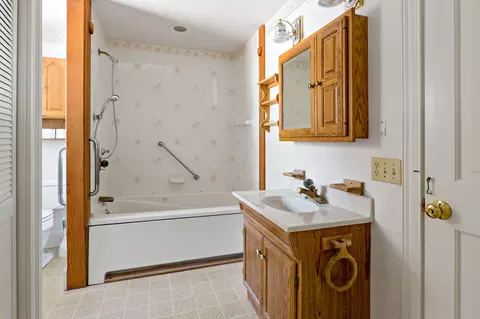 Bath - 426 Old Post Rd, Cotuit, MA 02635 photo 1 of 1