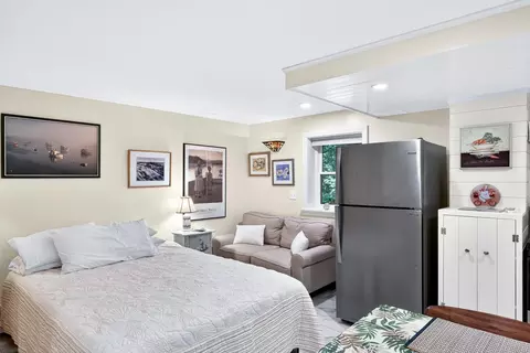 Bedroom - 11 Whelpley Rd, Eastham, MA 02642 photo 2 of 4