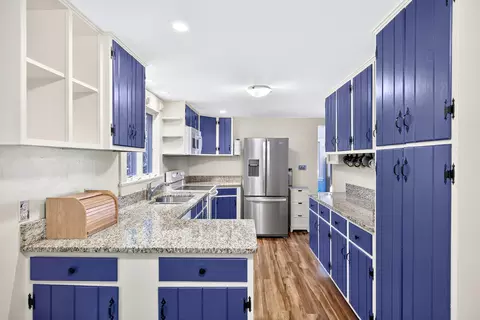 Kitchen - 11 Whelpley Rd, Eastham, MA 02642 photo 2 of 3