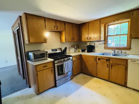 Kitchen - 22 Monomoy Cir, Centerville, MA 02632 photo 1 of 3