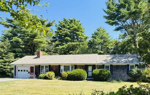 22 Monomoy Cir, Centerville, MA 02632