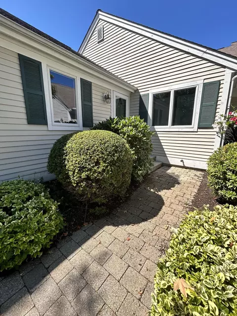 6 Masters Ct, Mashpee, MA 02649 photo 3