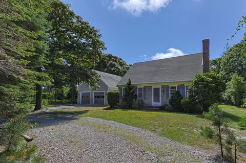 44 Emery Ln, North Chatham, MA 02650