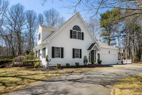 49 Rivers End Rd, East Falmouth, MA 02536