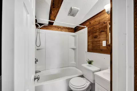 95 Lake Ave, East Wareham, MA 02538 photo 21
