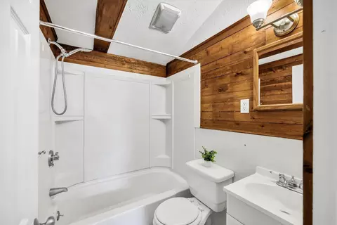 95 Lake Ave, East Wareham, MA 02538 photo 22